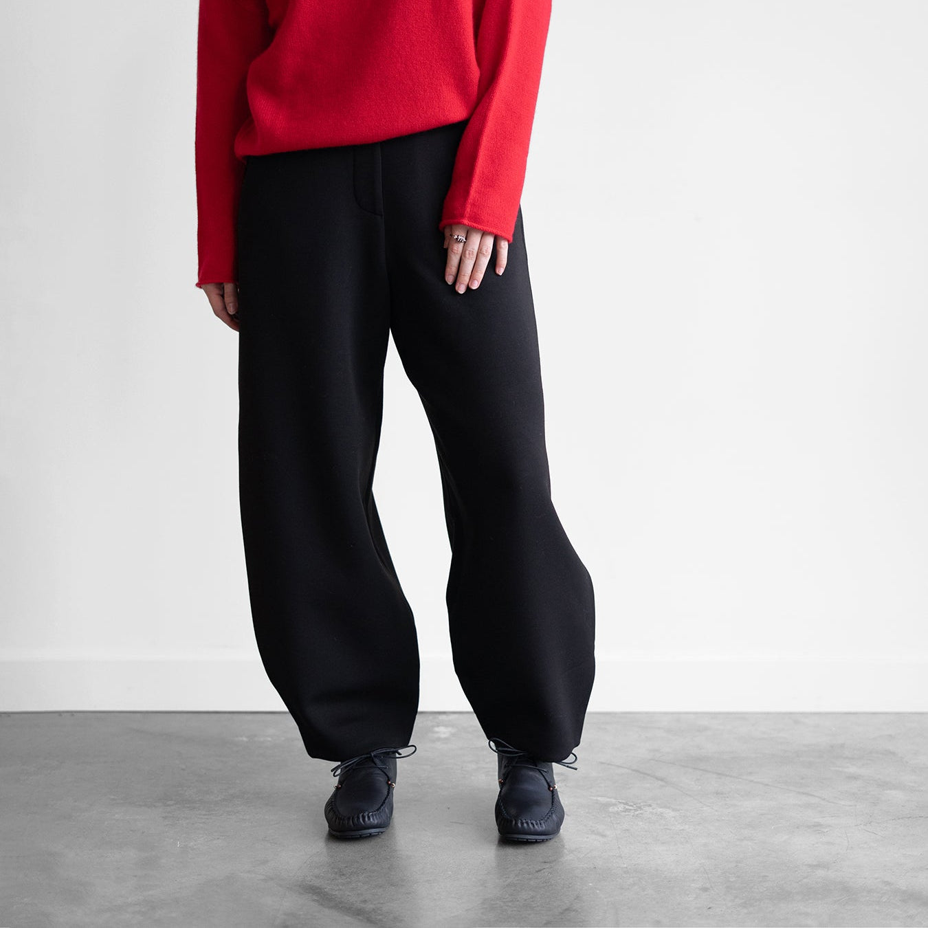 Barrel Leg Pant in Black