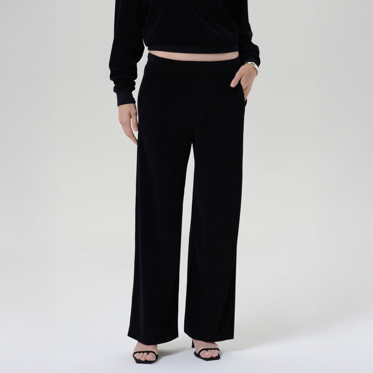 Brynn Velour Pant in Notte