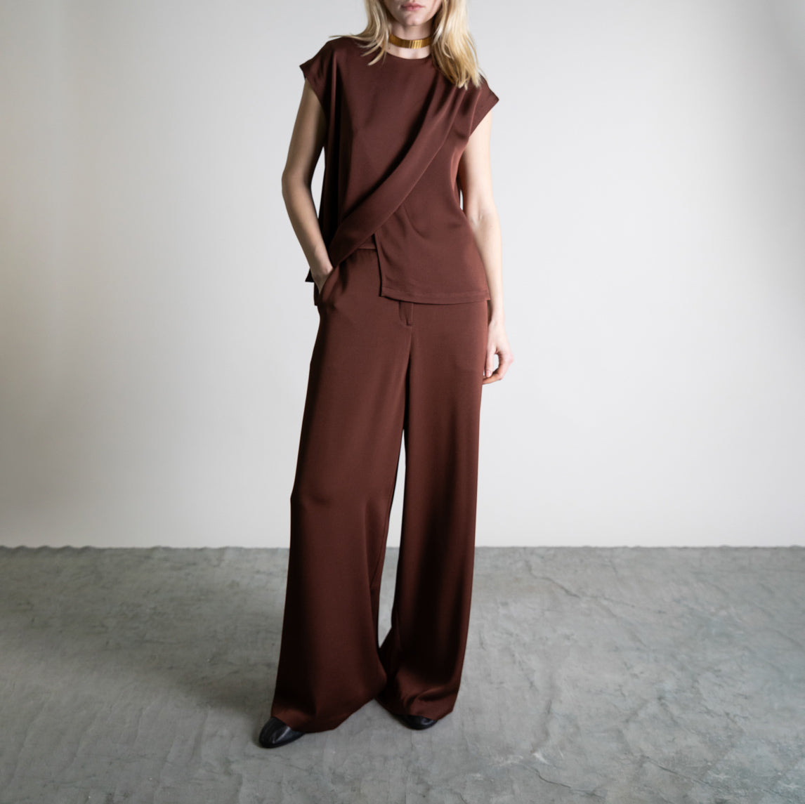 Drape Short Sleeve Blouse in Honey Brown