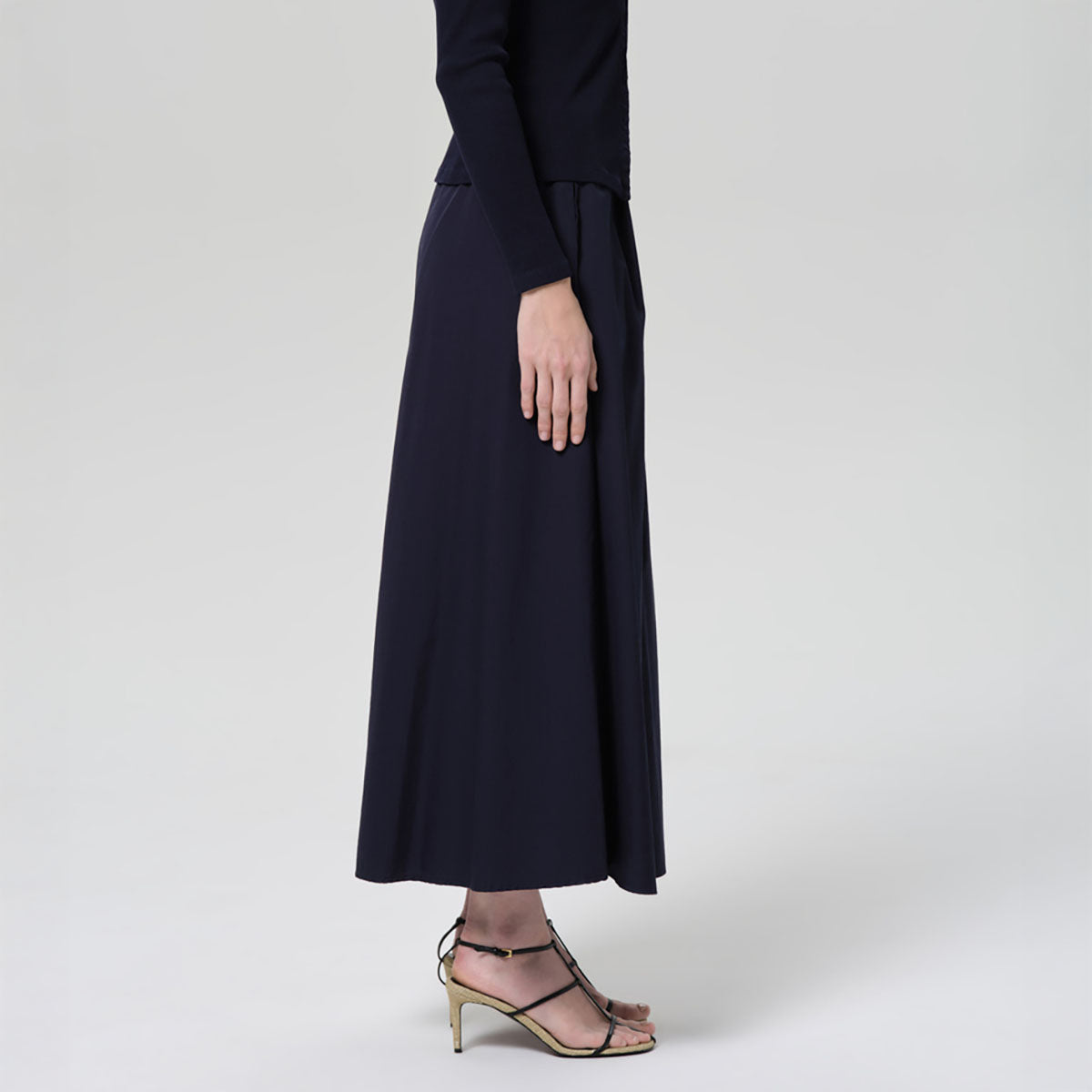 Emi Poplin Skirt in Navy