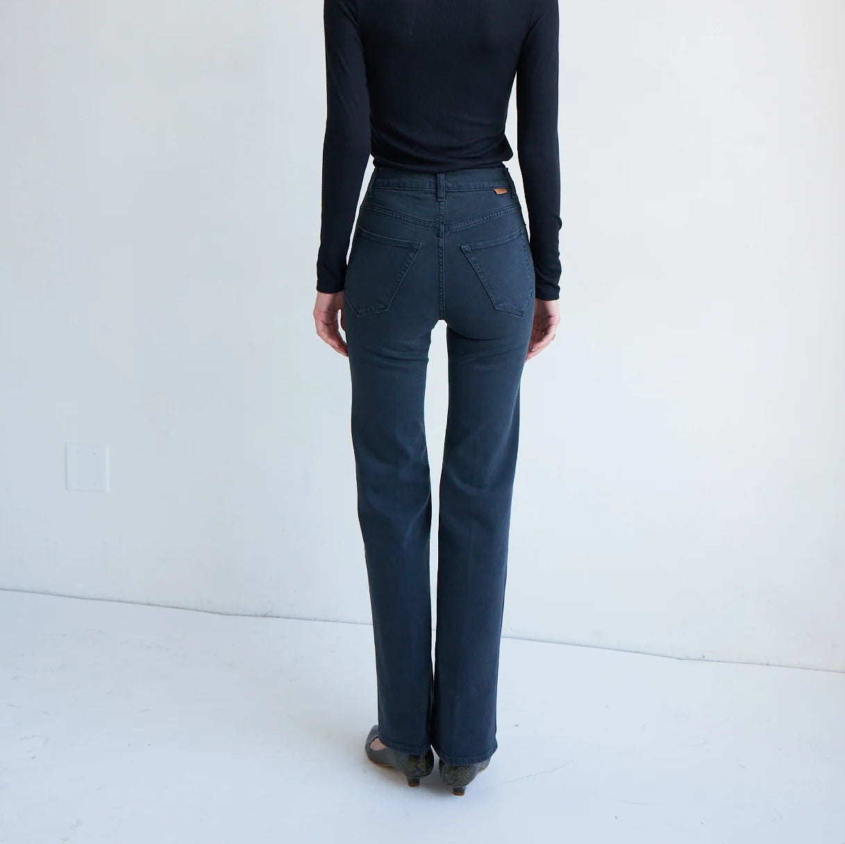 The Crease Jean in Washed Grey