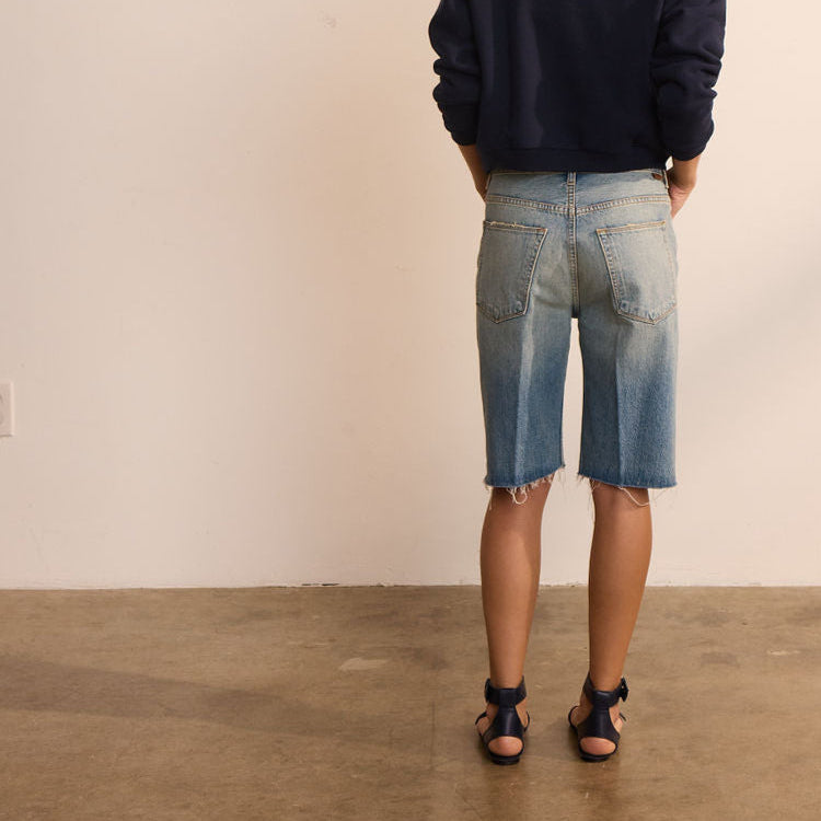 Cut Knee Short in Worn Indigo