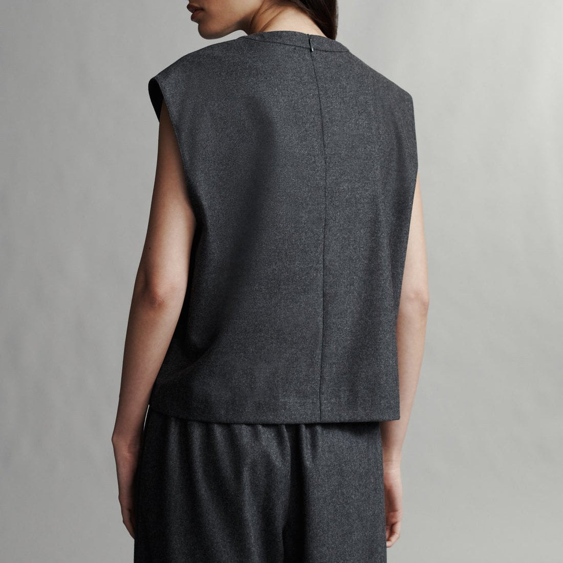 Wool Flannel Muscle Tee in Charcoal