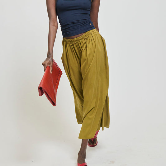 The Midi Swing Skirt in Avo