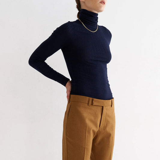 Rib Turtleneck in Navy