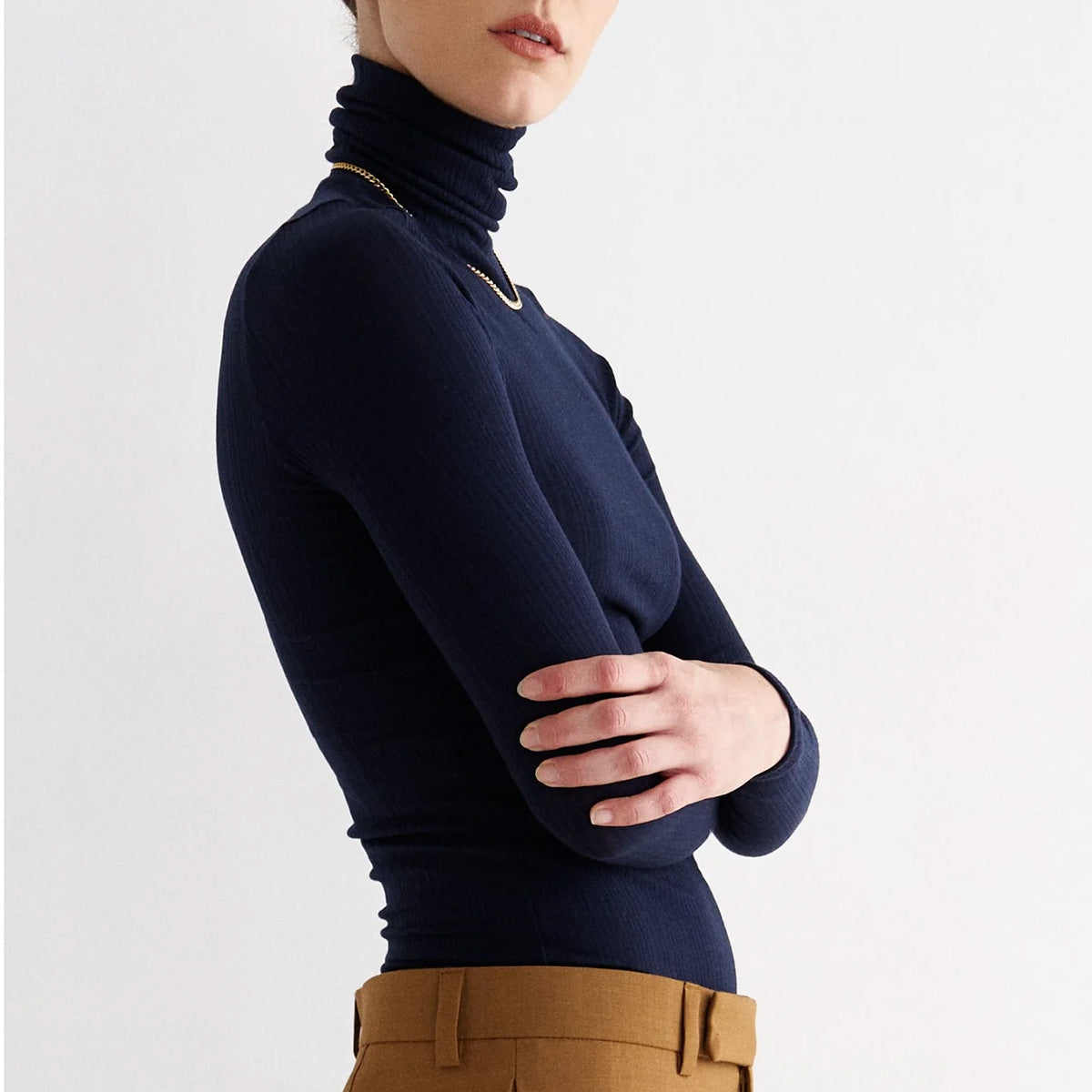Rib Turtleneck in Navy