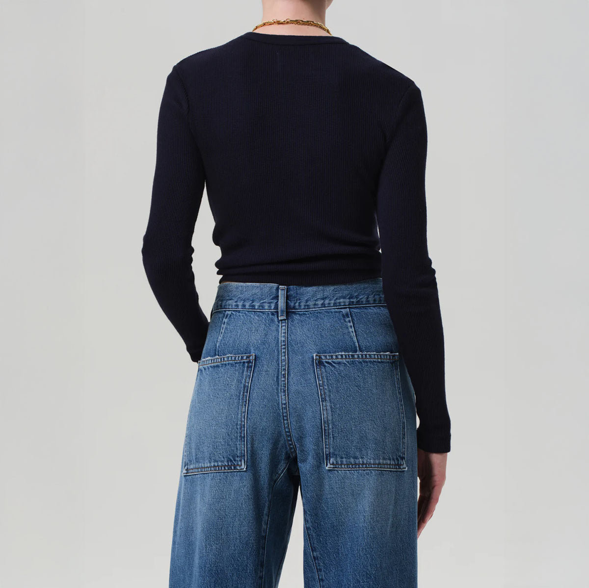 Pilar Crewneck in Navy