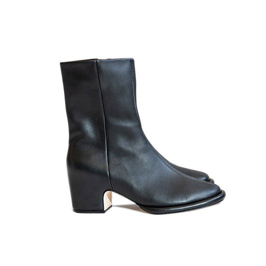 Arch Leather Boot in Black