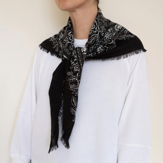 Big Silk Noil Bandana in Black
