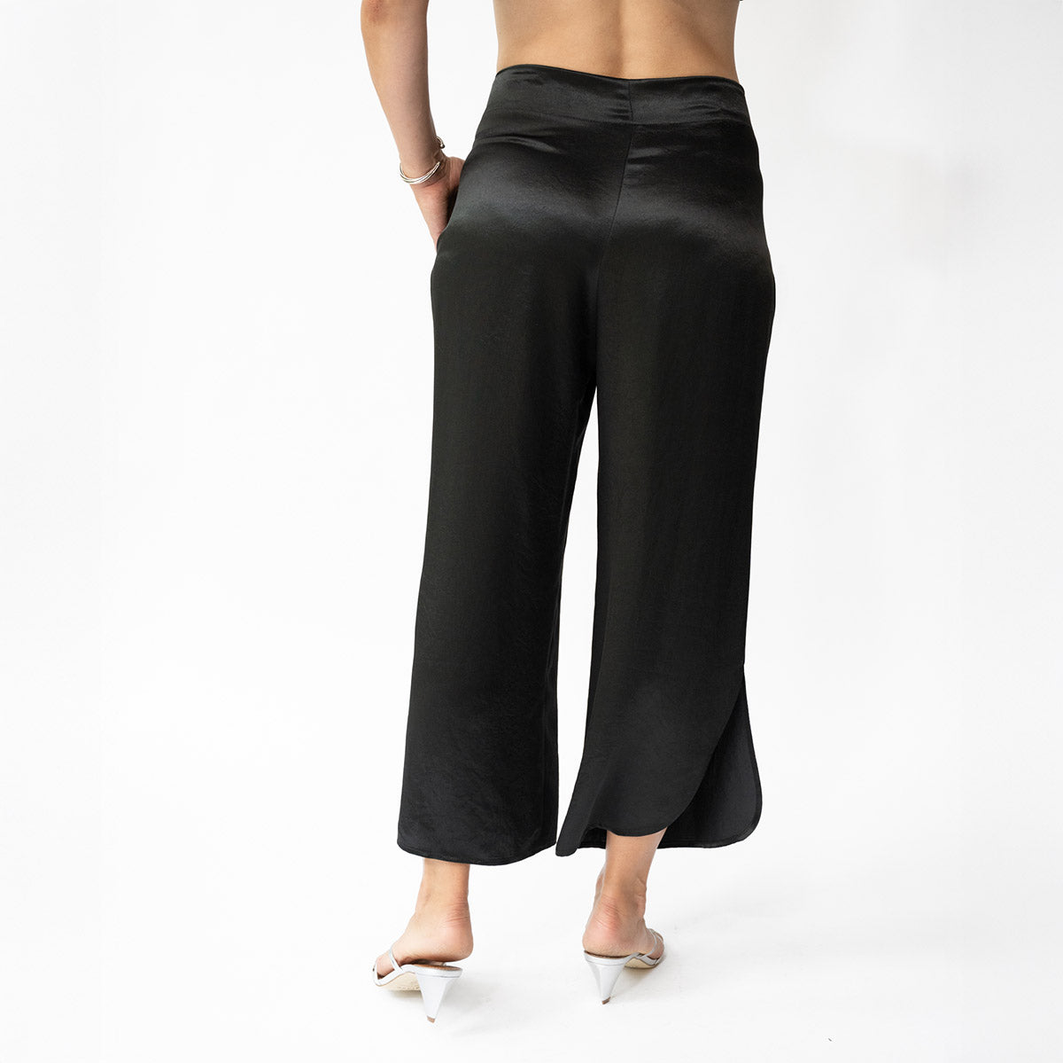 Ruched Front Pant in Black