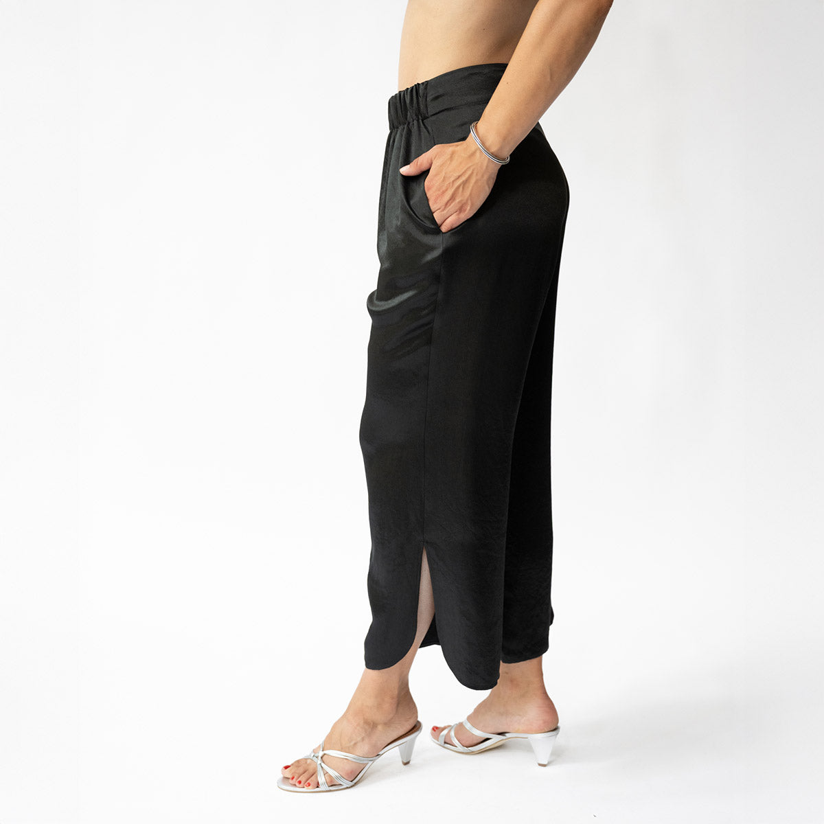 Ruched Front Pant in Black