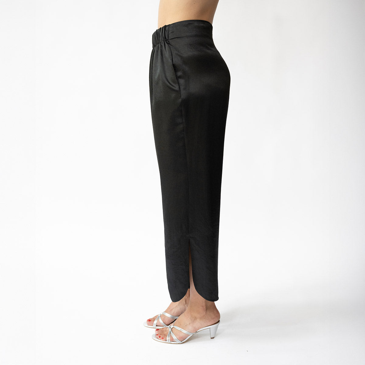 Ruched Front Pant in Black