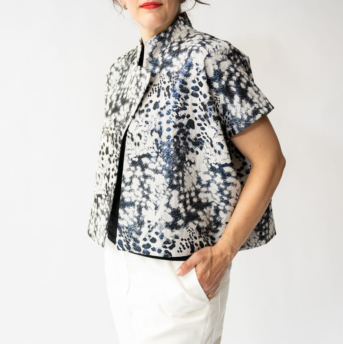 Edi Shrug in Blue