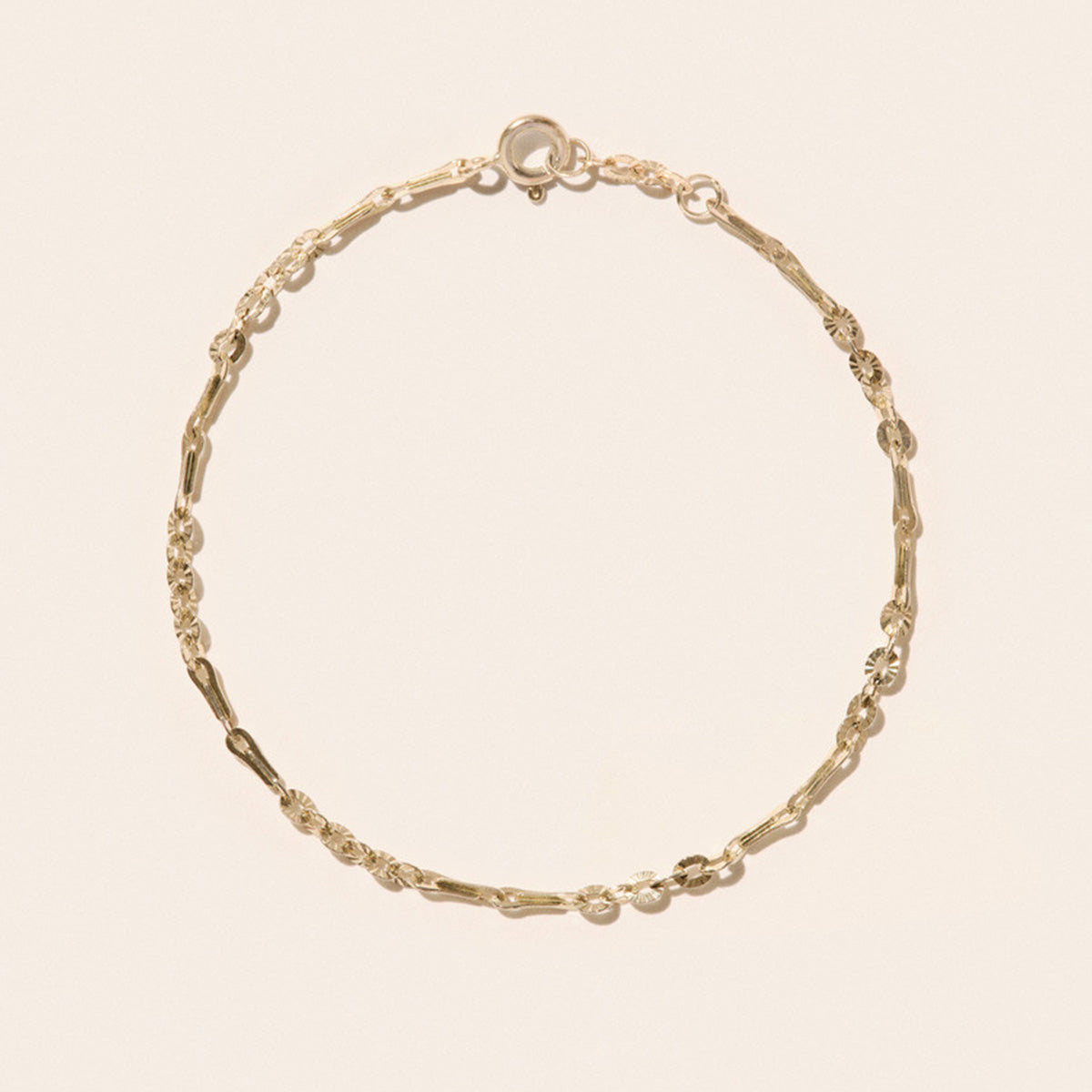 Julieta Bracelet in 9K Yellow Gold, link bracelet with decorative engraving, adjustable length, made in France.
