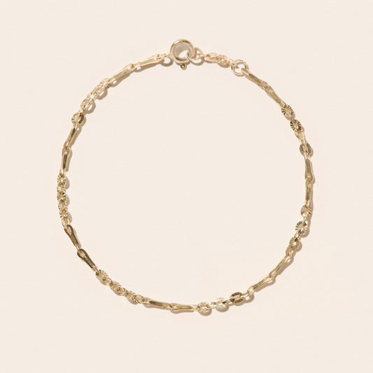 Julieta Bracelet in 9K Yellow Gold, link bracelet with decorative engraving, adjustable length, made in France.