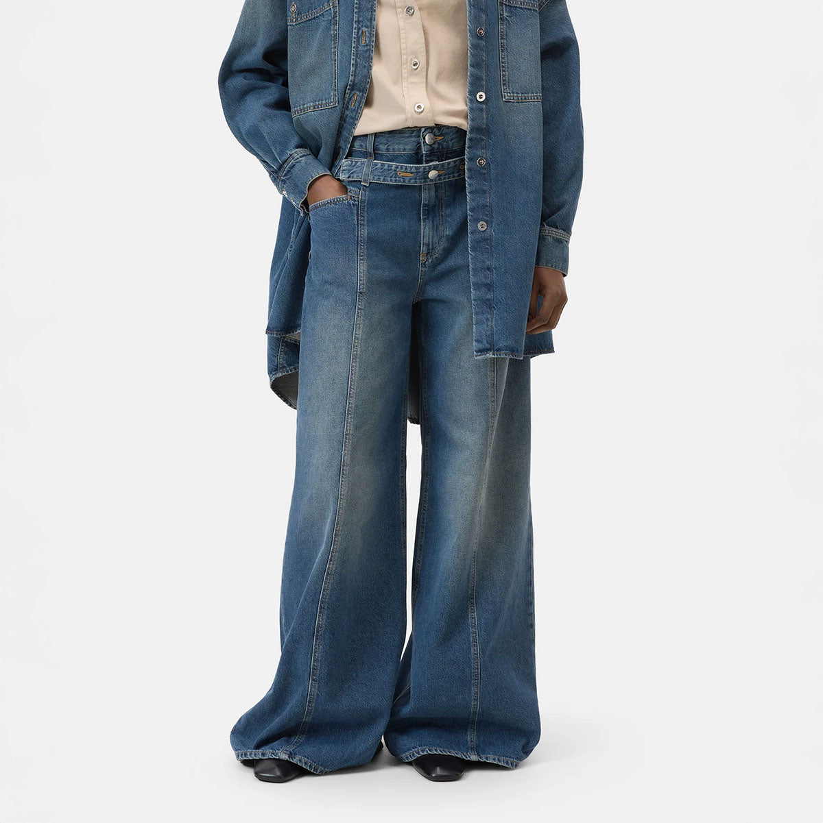 Zoya Jean in Dark Blue