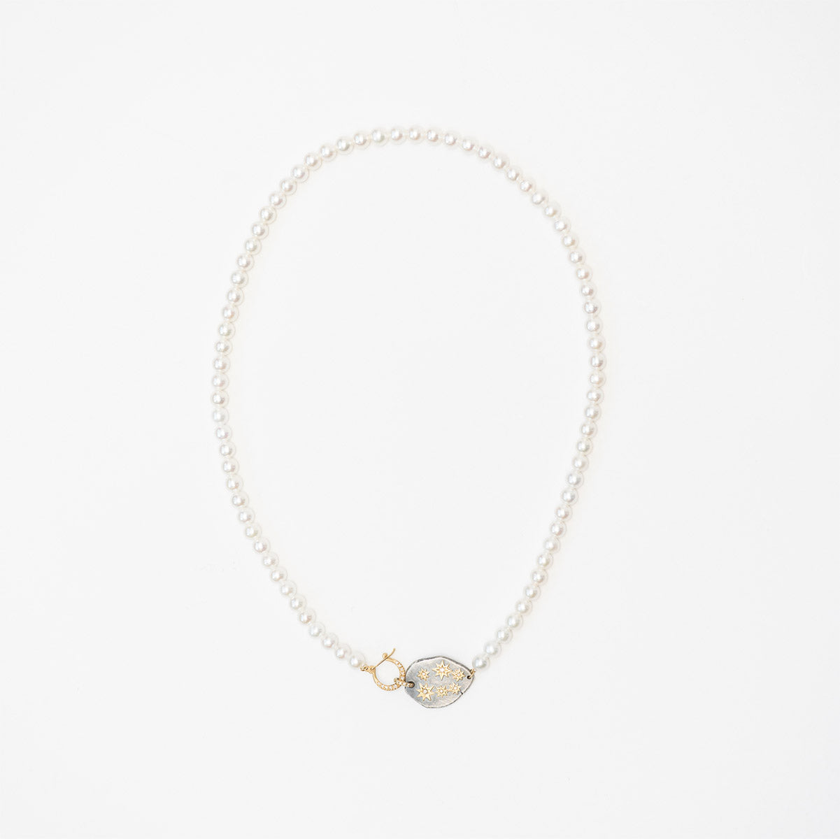 Hung Pearl Necklace with Star Pendant
