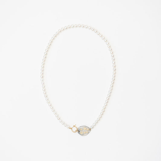 Hung Pearl Necklace with Star Pendant