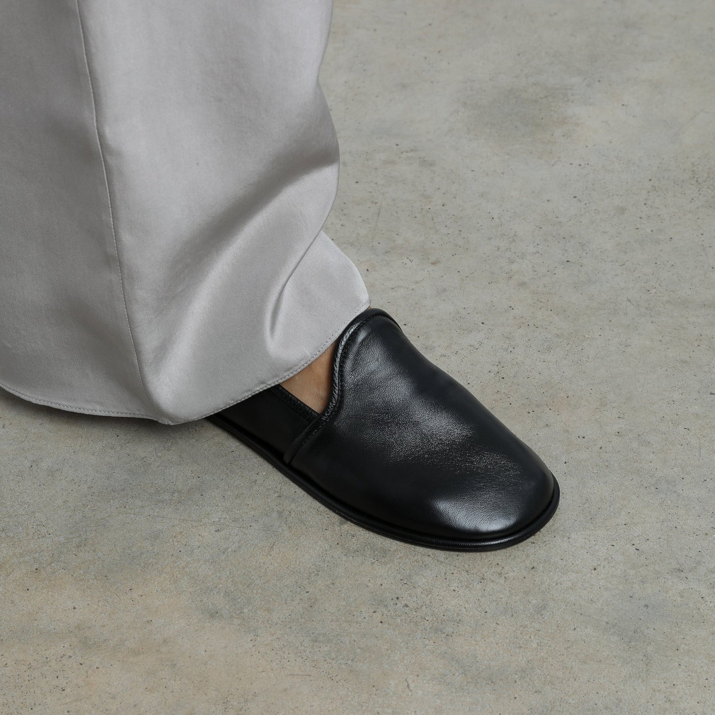 Cigar Flats in Black Leather