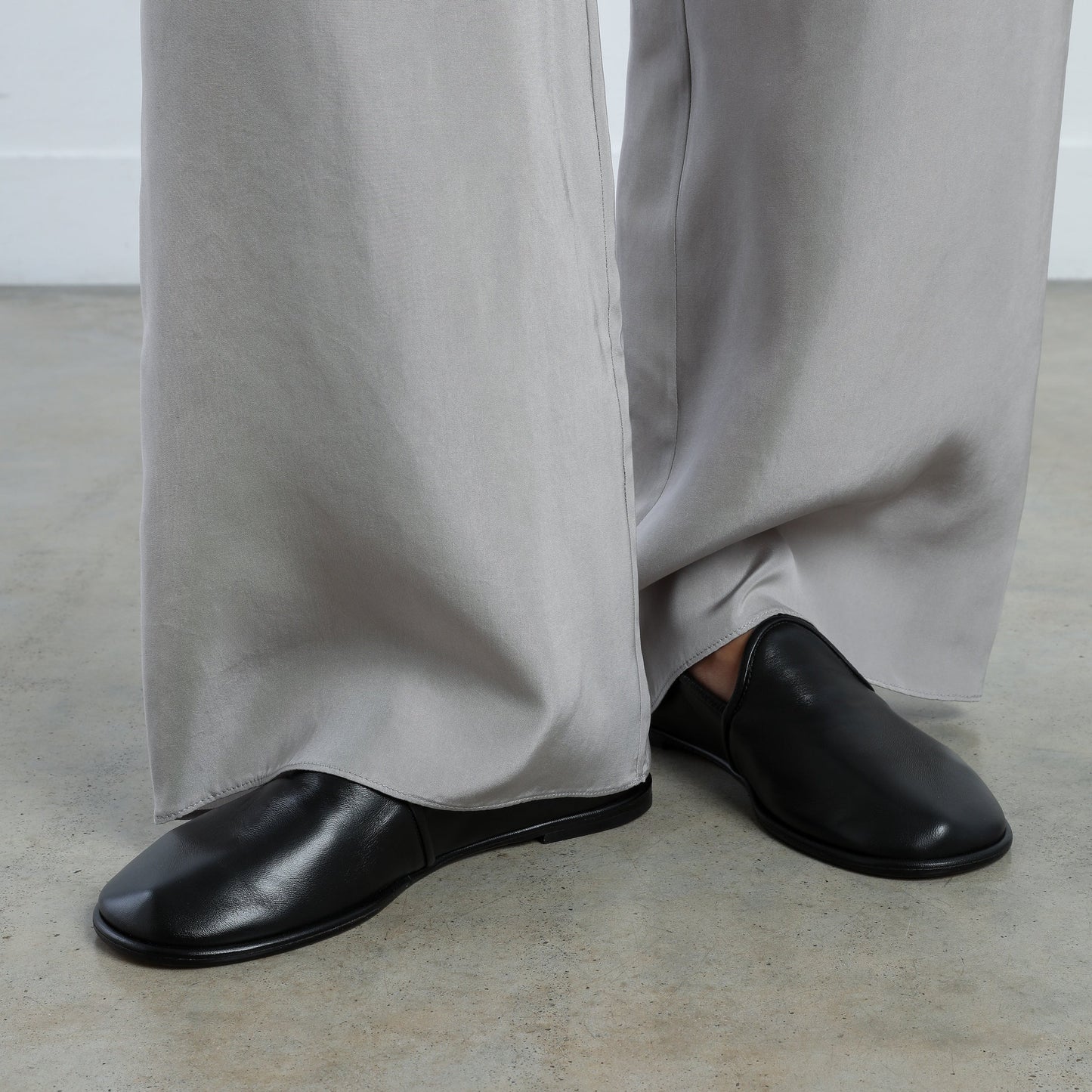 Cigar Flats in Black Leather