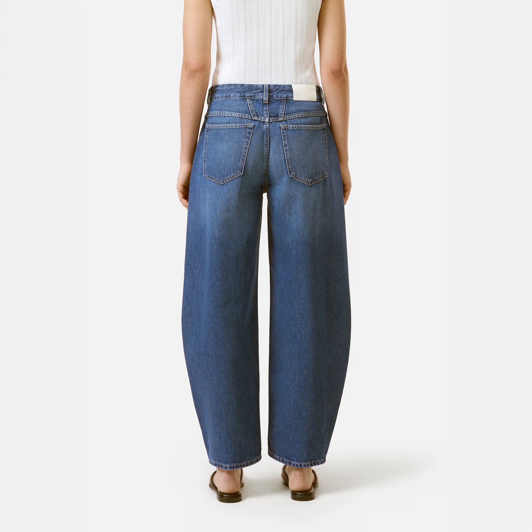 Jazzie Barrel Jean in Mid Blue