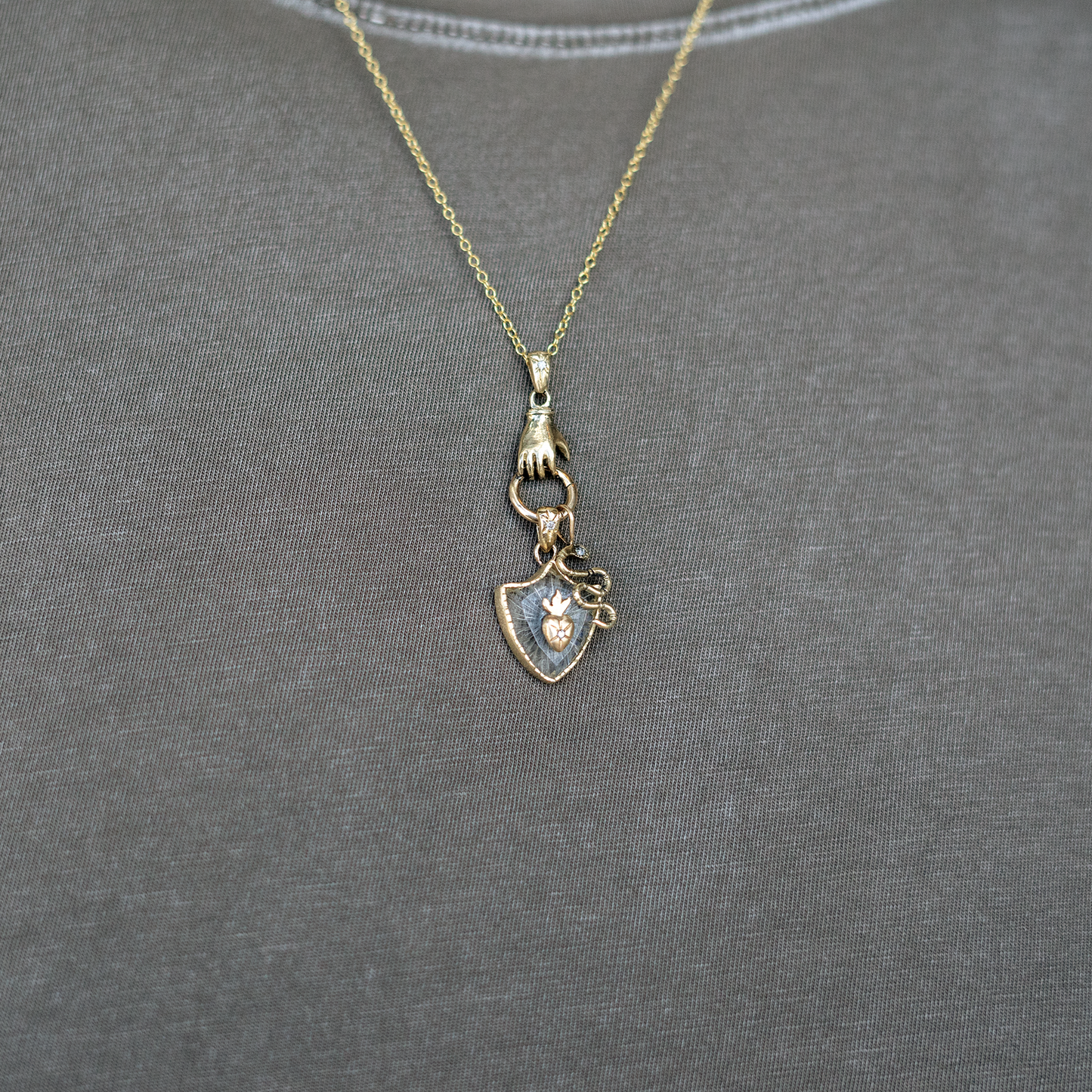 Single Hand Necklace in Gold