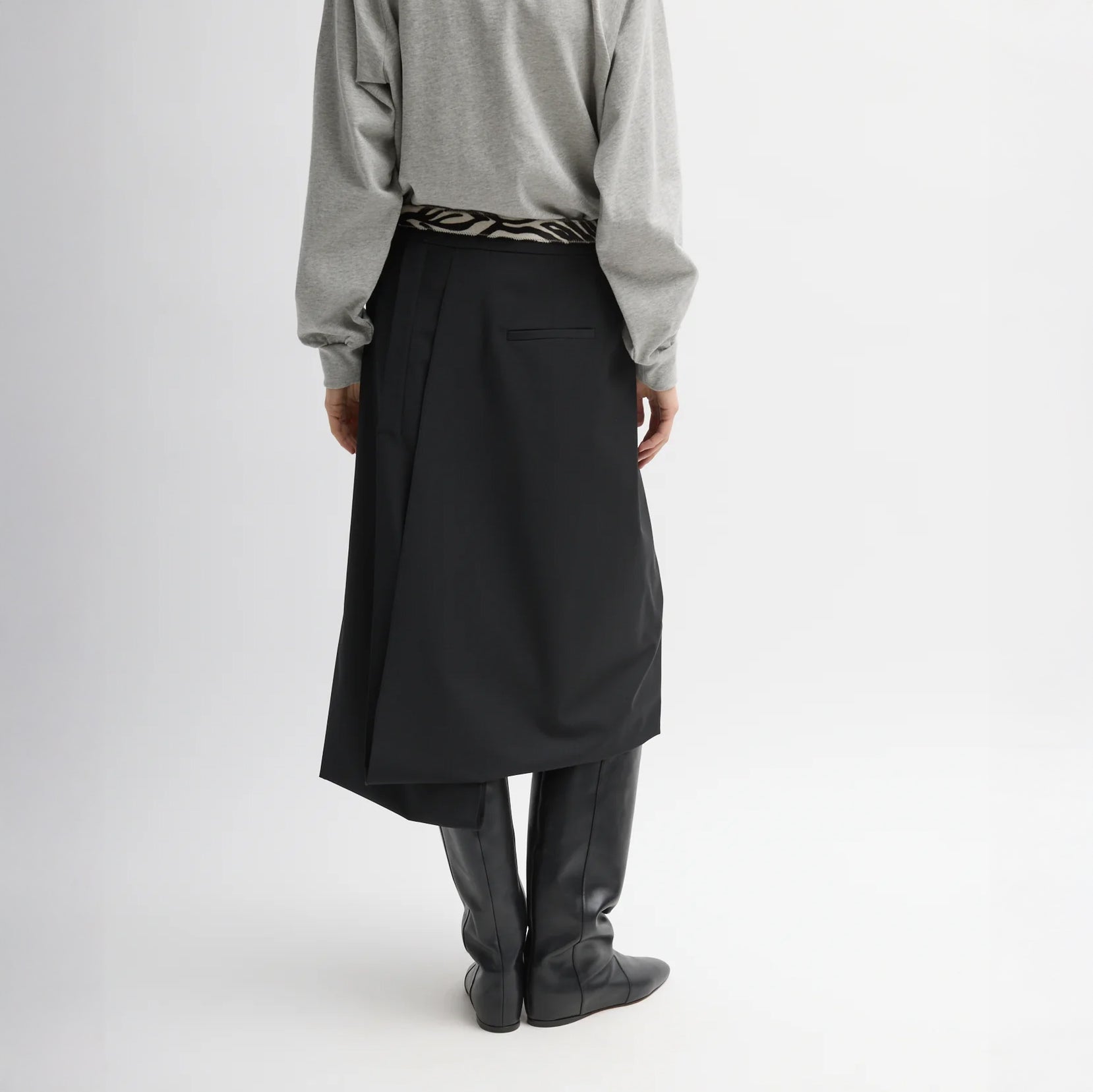 Pliée Skirt in Black Tropical Wool
