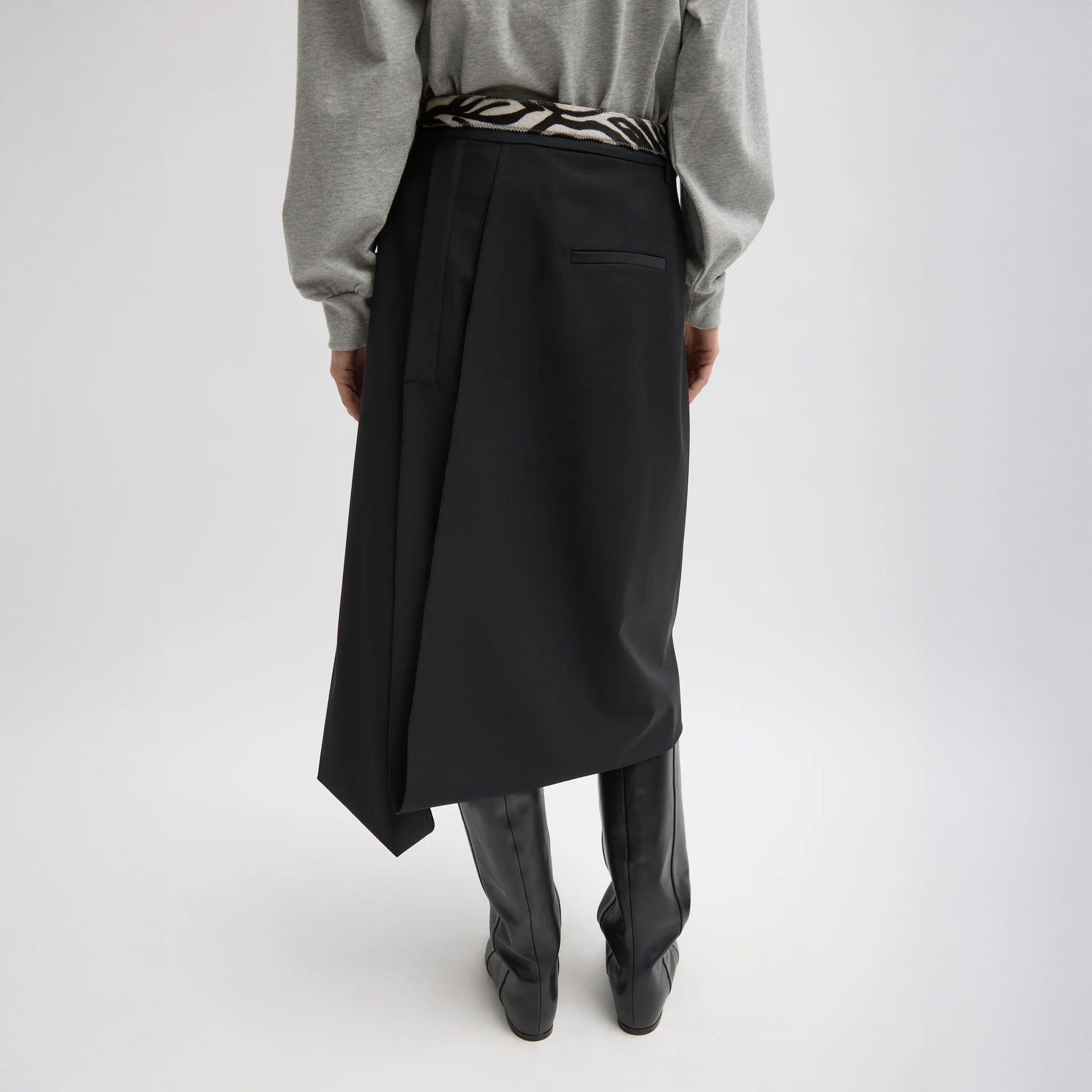 Pliée Skirt in Black Tropical Wool