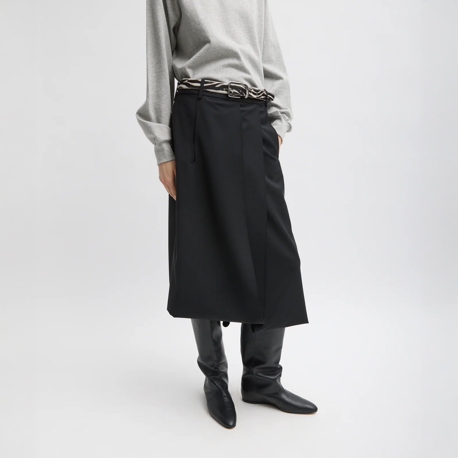 Pliée Skirt in Black Tropical Wool