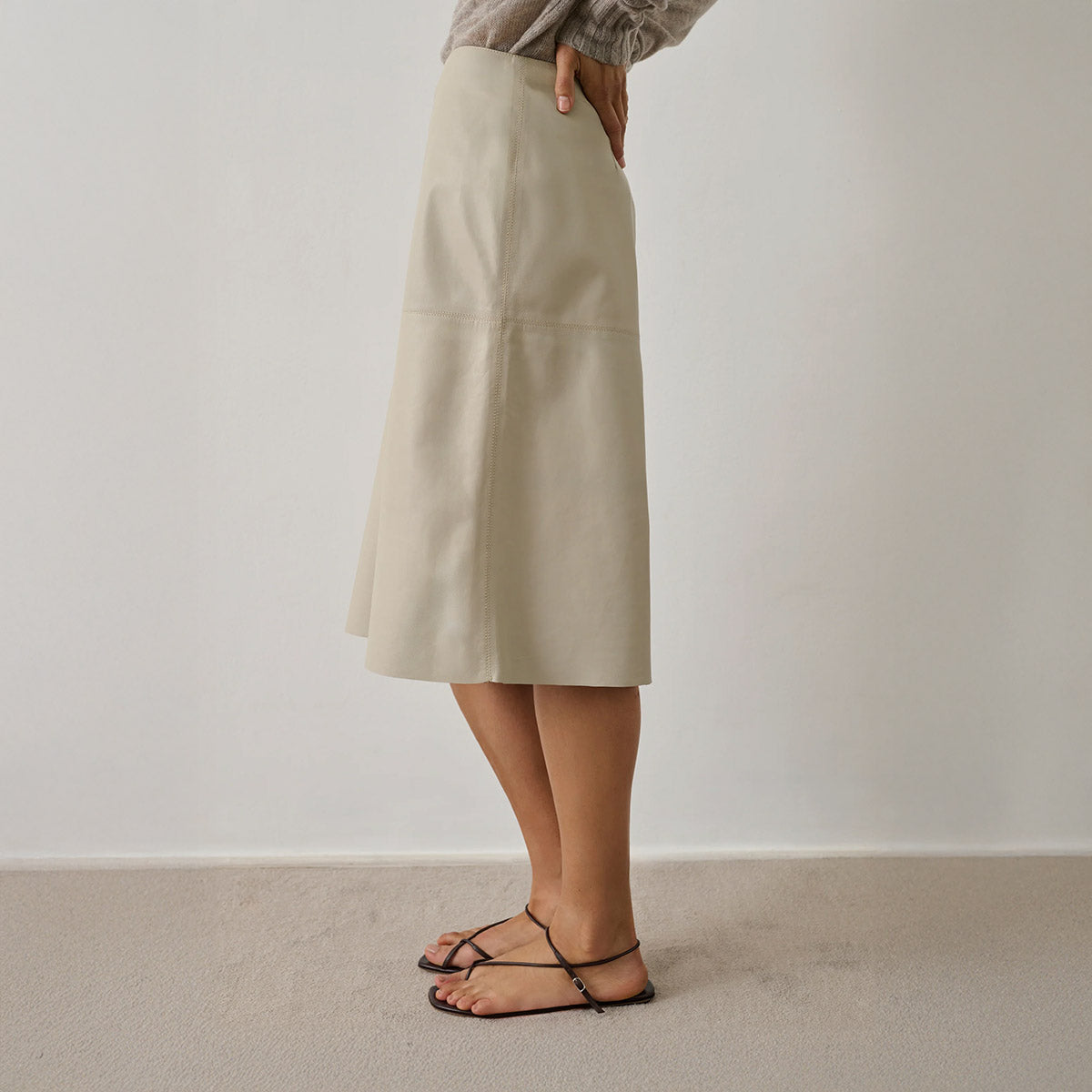 Gwen Skirt in Mastic