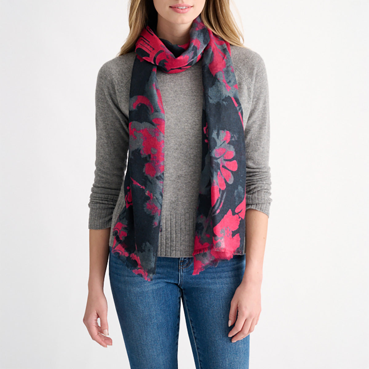 Tapestry Print Scarf in Cranberry
