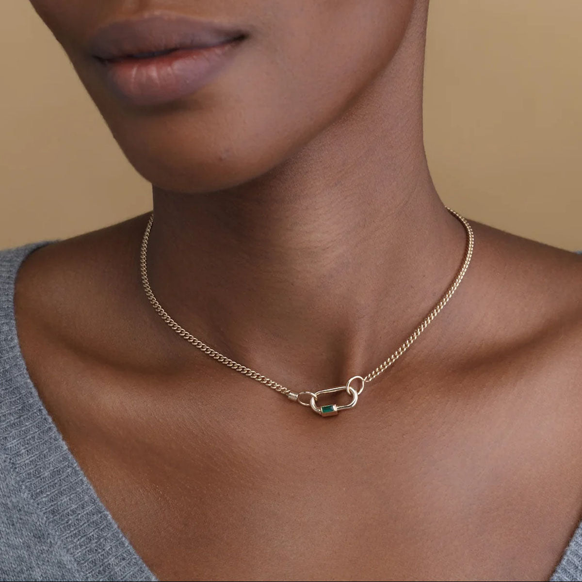 Baby Solo Baguette Lock in Yellow Gold with Emerald