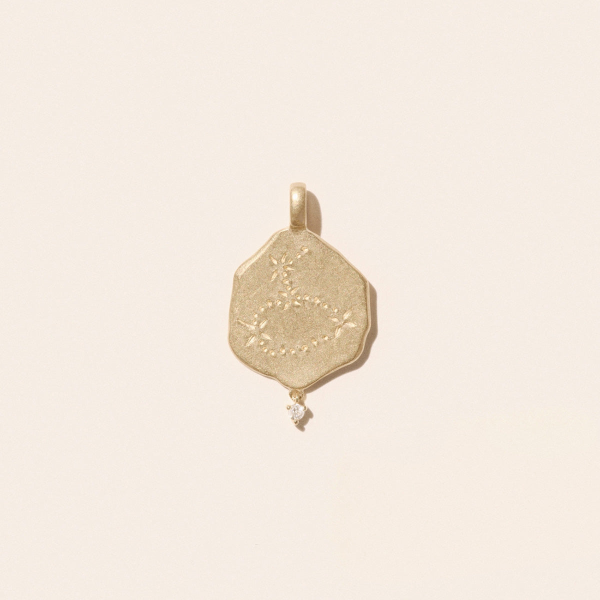 Leo Pendant in 9K Yellow Gold