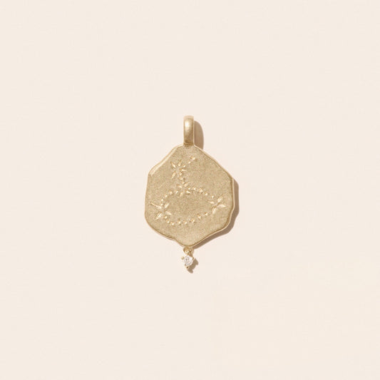 Leo Pendant in 9K Yellow Gold