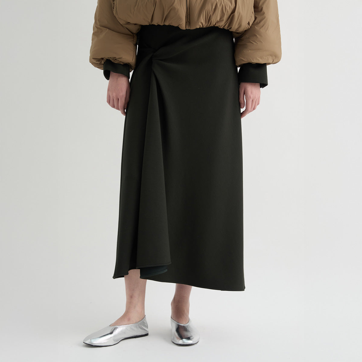 Side Knot Skirt in Nero