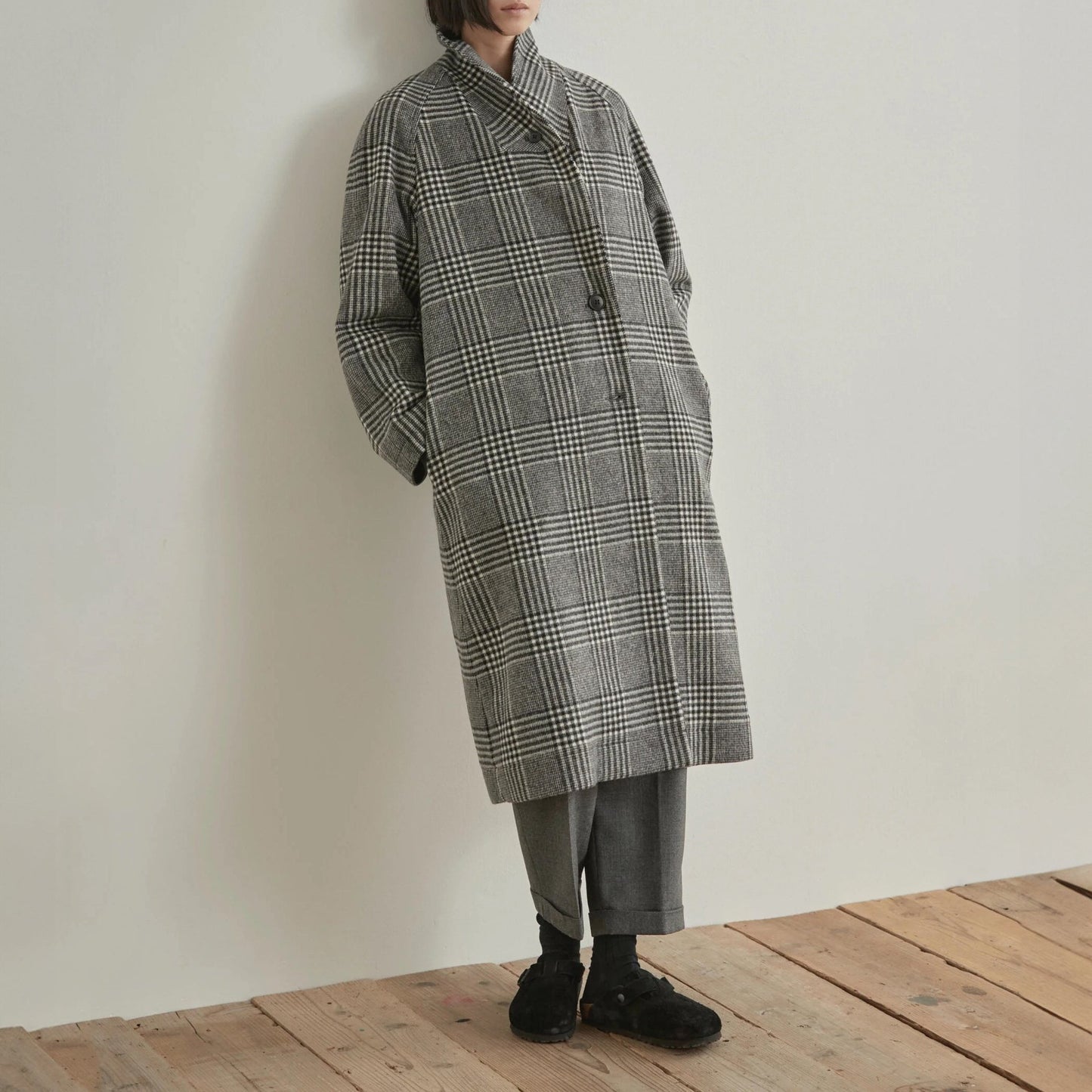 Myrobe Plaid Overcoat in Grey