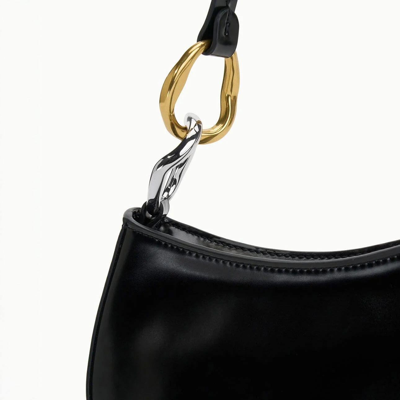 Ollie Mini Bag in Black
