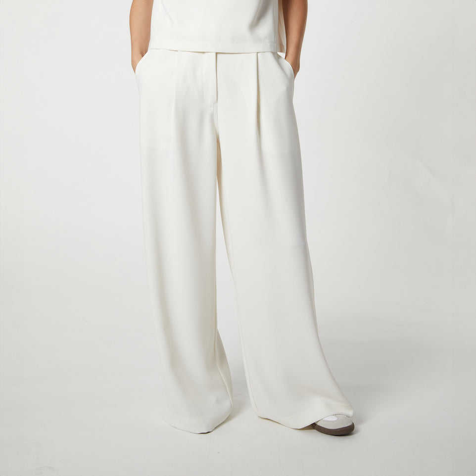 Neve Crepe Trouser in Ivory