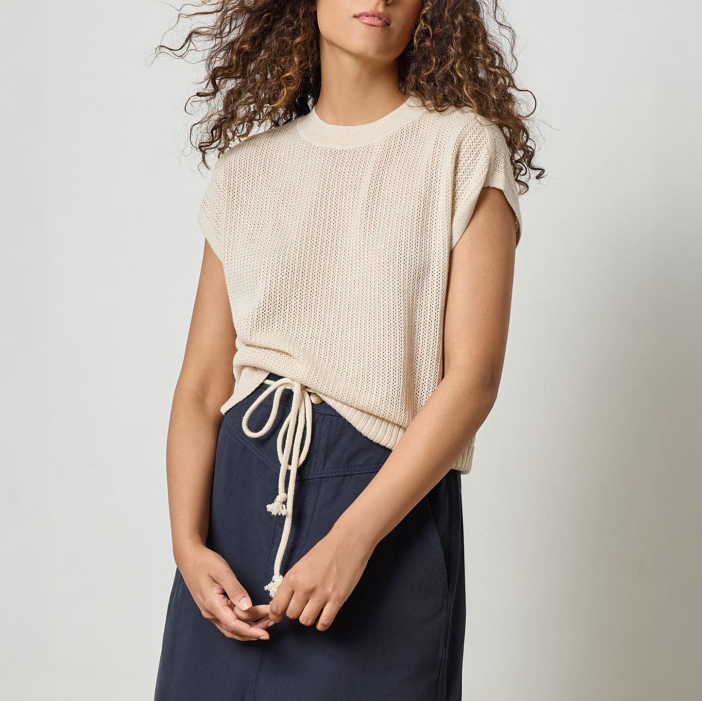 Short Sleeve Crew Sweater in Husk