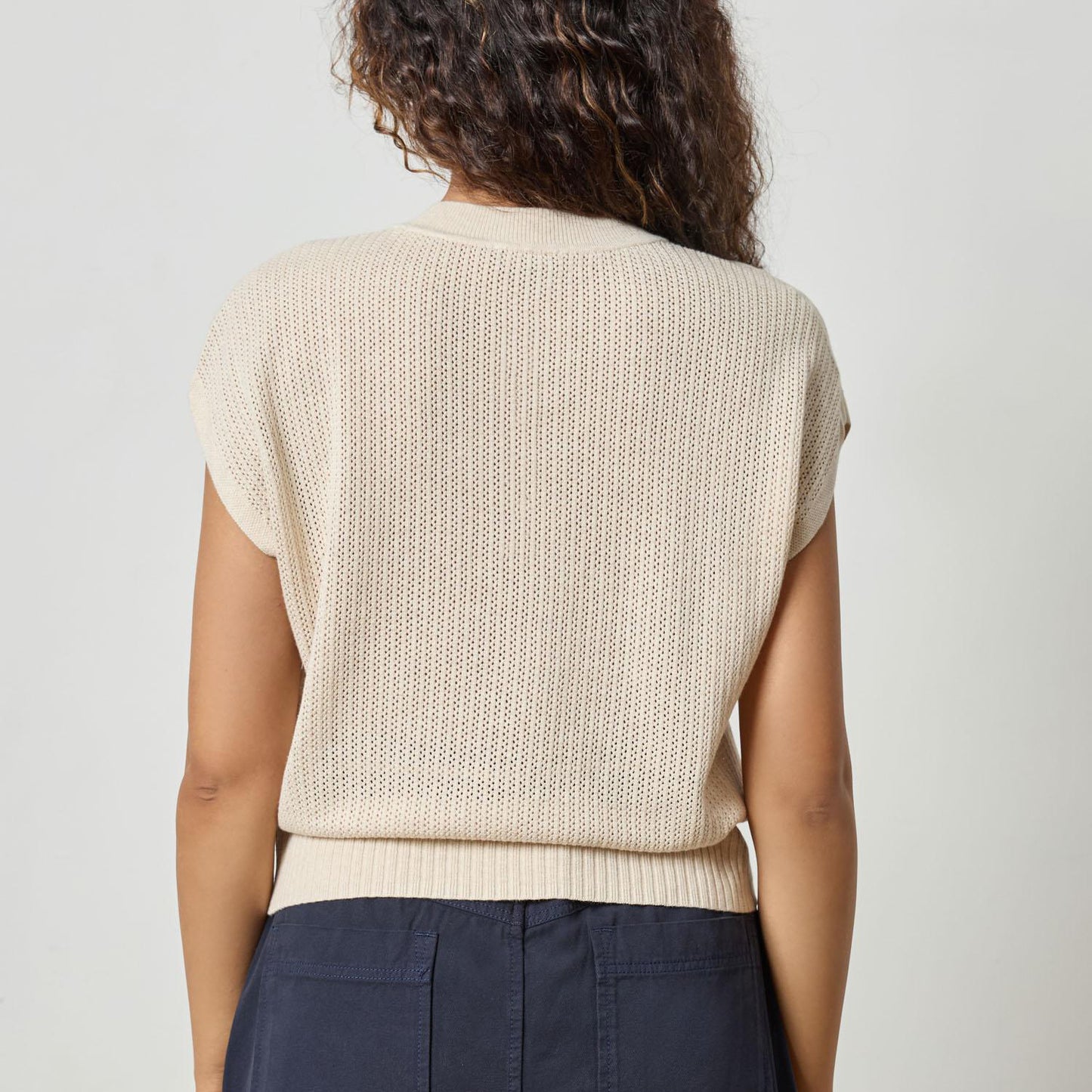 Short Sleeve Crew Sweater in Husk