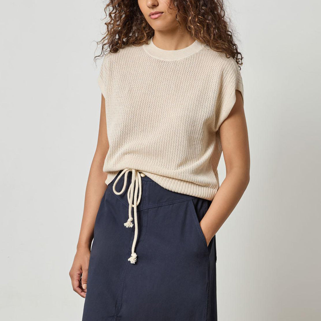 Short Sleeve Crew Sweater in Husk