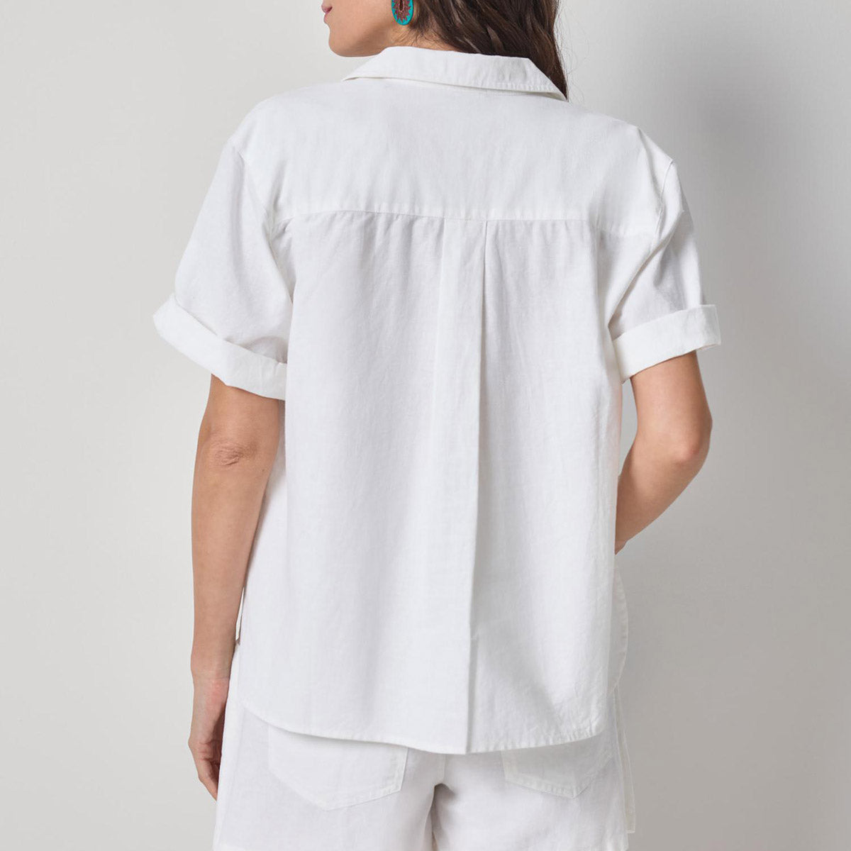 Linen Button Down in White