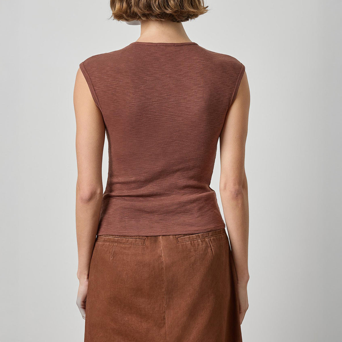 Extended Shoulder Slim Tee in Chestnut