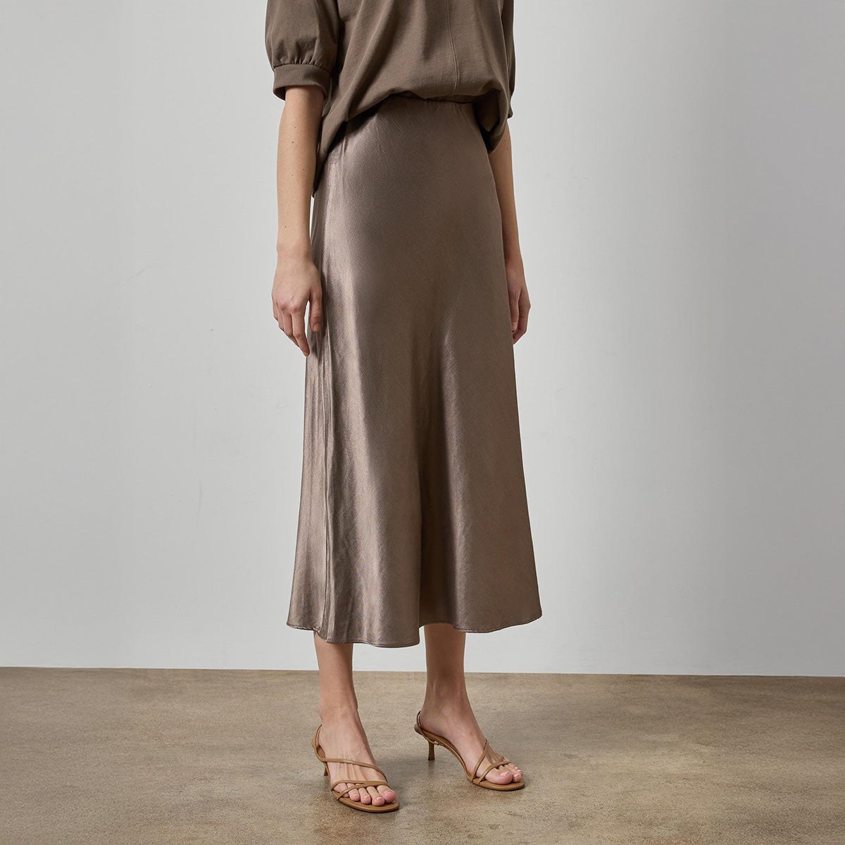 Slub Bias Skirt in Shiitake