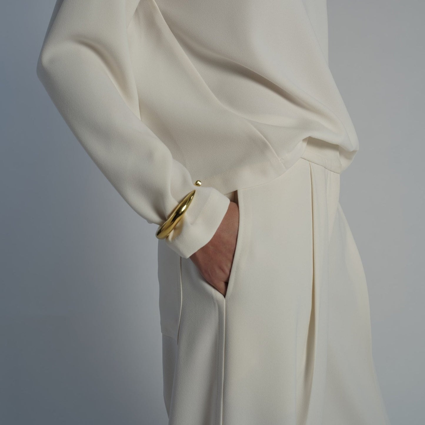 Neve Crepe Trouser in Ivory