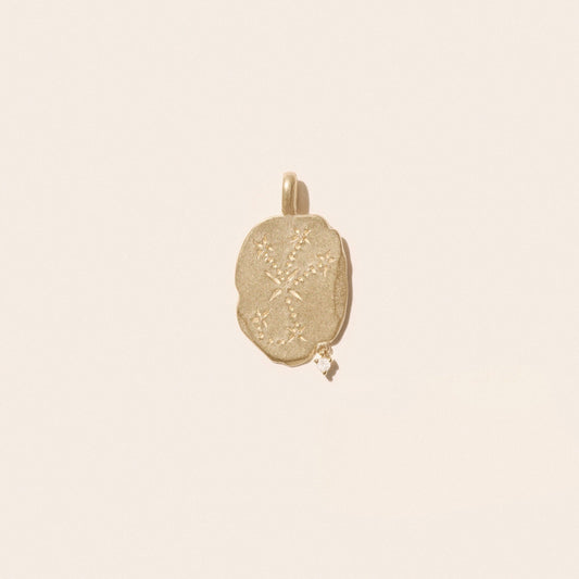 Scorpio Pendant in 9K Yellow Gold with diamond, engraved with constellation, made in France.