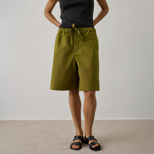 Izia Short in Vert Olive