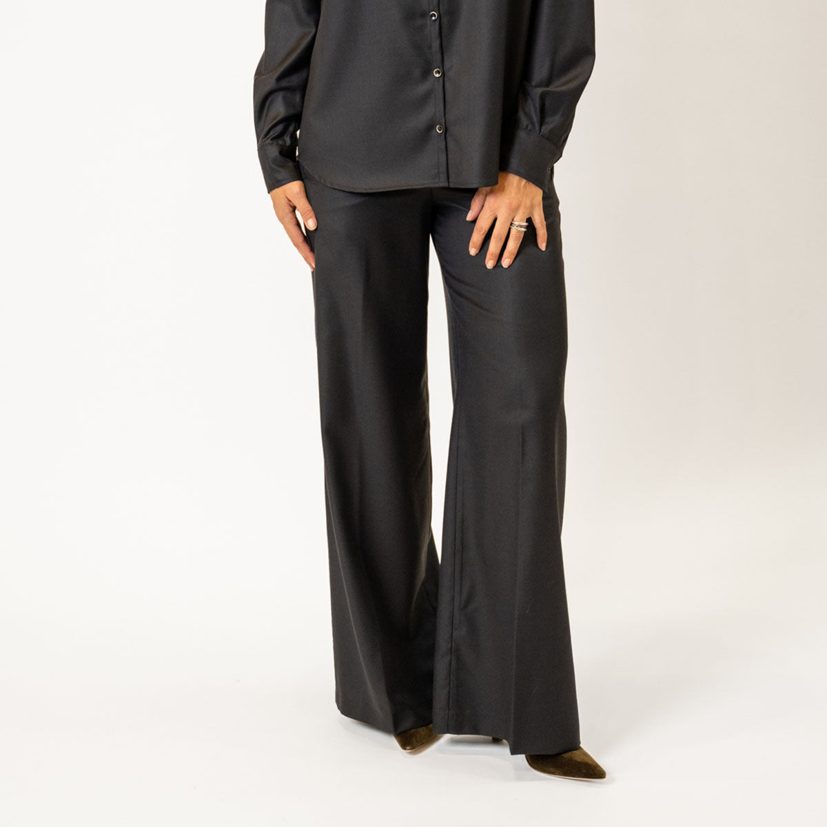 Astrid Pant in Blue Navy