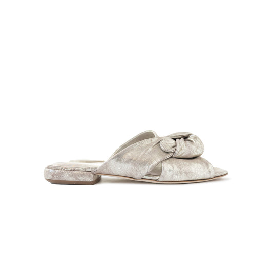 Suki Flat Sandal in Platino