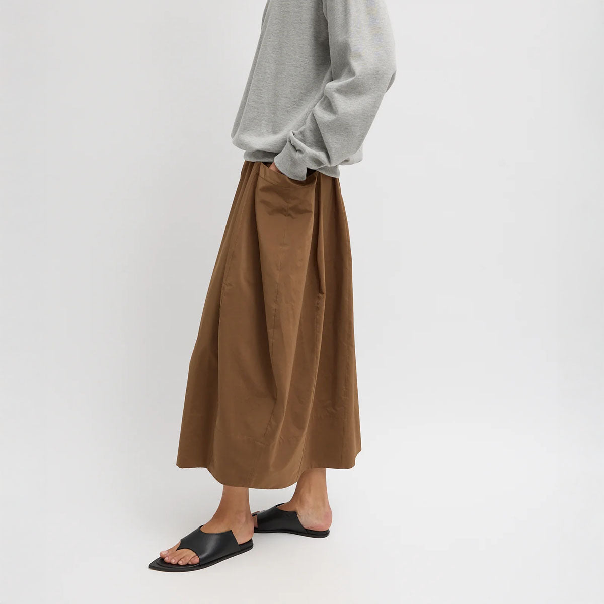 Nylon Lantern Skirt in Caramel Latte